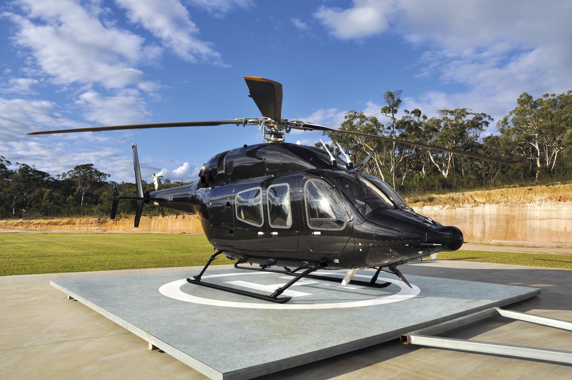 Bell 429 helicopter exterior — Lineaum helicopter charter fleet