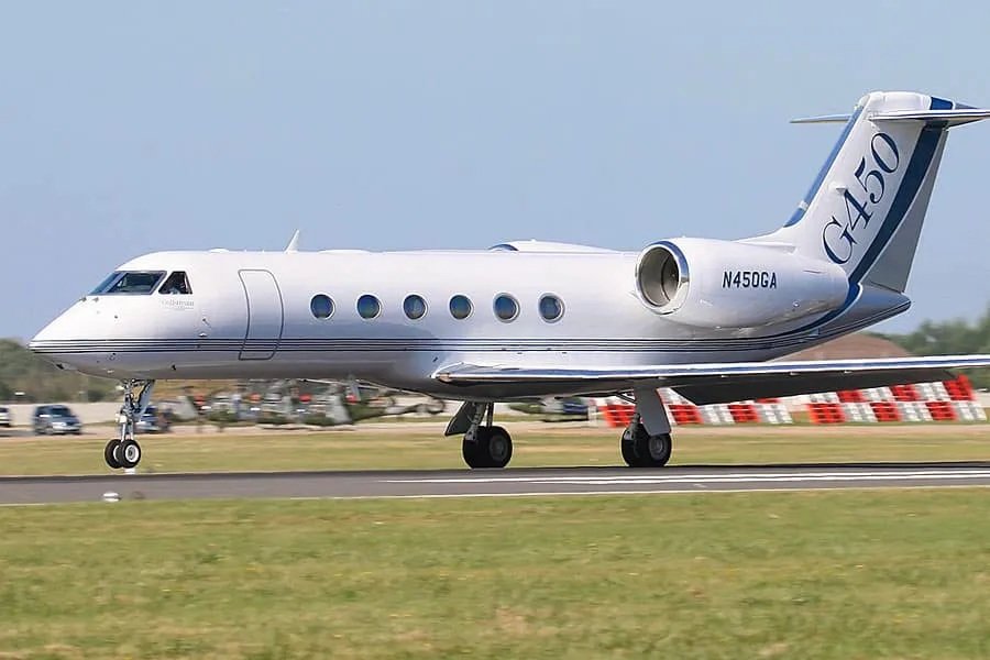 Gulfstream G450 exterior