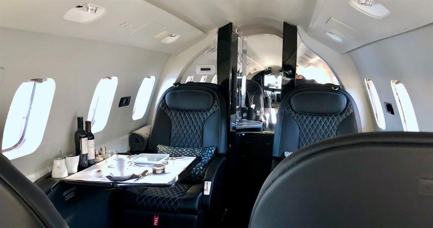 Piaggio P180 Avanti interior