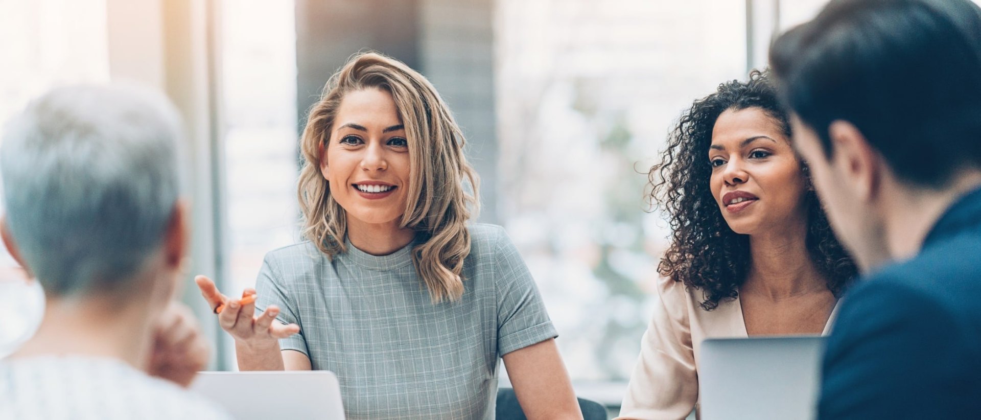Lineaum contact, connect with our global team